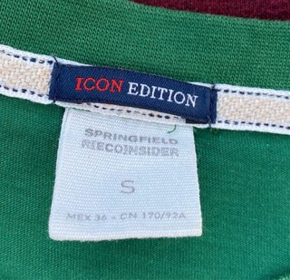 Camiseta Springfield verde con estampado árbol
