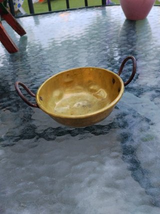 Cazuela latón con asas forja
