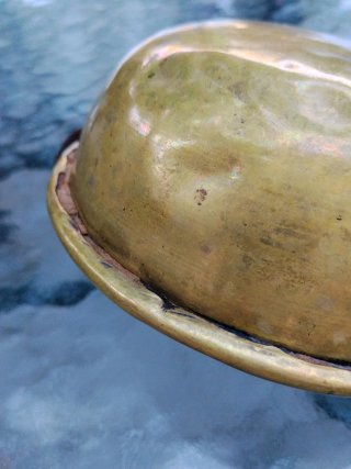 Cazuela latón con asas forja
