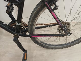 Bicicleta de Montaña KX Negra y Rosa