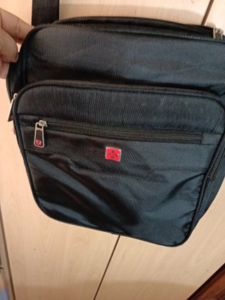 Bolso de hombro Swiss Concept negro 34 x38 cm