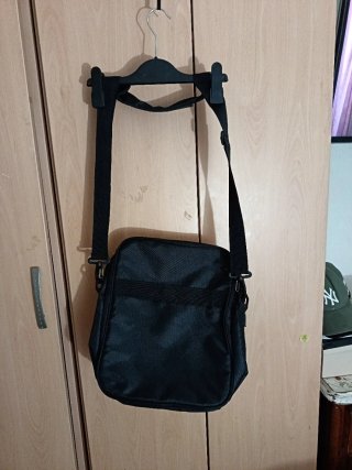 Bolso de hombro Swiss Concept negro 34 x38 cm