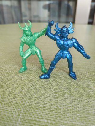 Lote caballeros del zodiaco PVC Novolinea Comansi