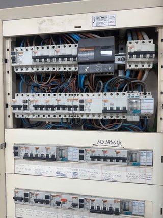 Electricista-Reparación & Mantenimiento