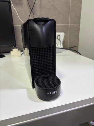 Cafetera Nespresso Essenza Mini Negra