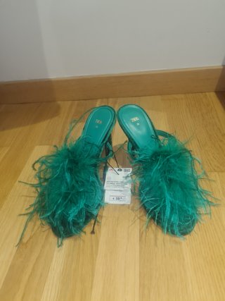 Sandalias Zara verdes plumas Talla 38
