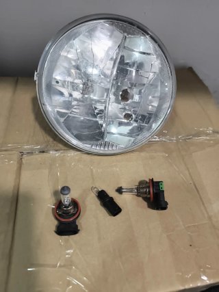 Faro BMW R1200R con rajas