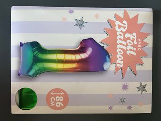 Numero 1 in legno e palloncino colorato