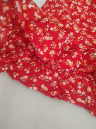 Falda corta floral roja