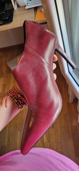 Botines de piel tacón fino burdeos