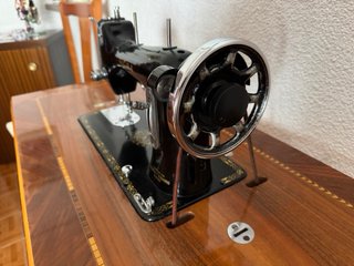 Máquina de coser Alfa funcional