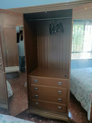 Armario vintage de madera