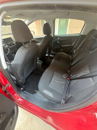 Peugeot 208 2014. Recien pasada ITV.