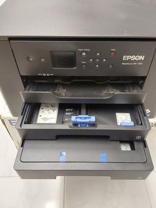 Impresora de inyección de tinta monofunción WorkForce WF-7310DTW A3+ con conectividad inalámbrica e impresión a doble cara