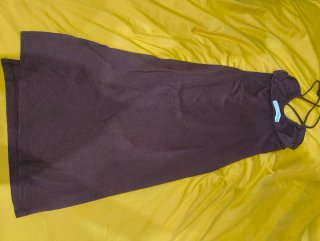 Vestido largo marrón con aberturas