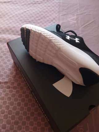 Sneakers sportive Under Armour per bambini