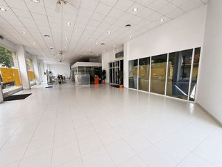 Local comercial en venta en Zona Avenida al Vedat en Torrent
