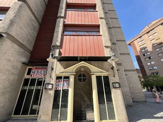 Local comercial en venta en Ermitagaña - Mendebaldea en Pamplona