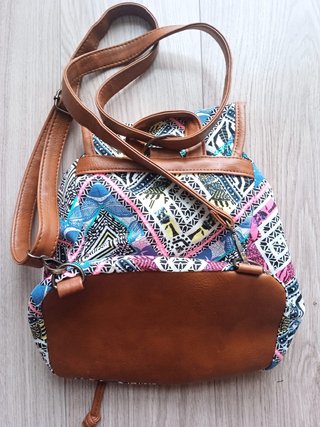 Mochila pequeña estampado colorido