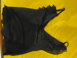 Camiseta tirantes con transparencia