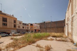 Terreno en venta en Ayuntamiento - Centro en Alzira