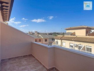 Casa adosada en alquiler en La Siesta - El Salado - Torreta en Torrevieja