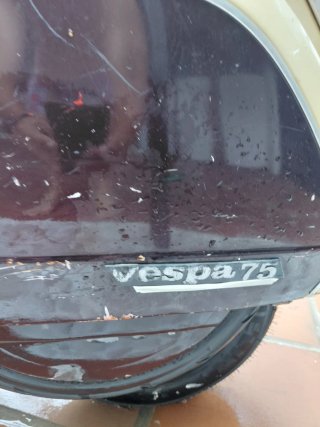Vespa 75 Elestar Beige y Negra