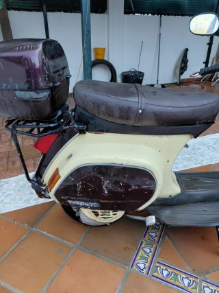 Vespa 75 Elestar Beige y Negra