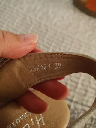 Cuñas Piel Sintética y Goma Talla 39
