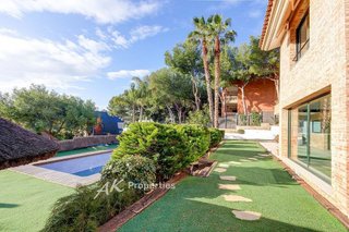 Chalet en alquiler en Bellamar en Castelldefels