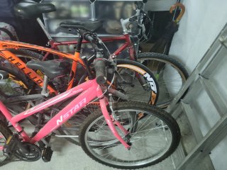 4 Bicicletas Viejas Ruedas Desinfladas