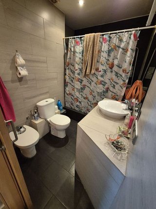Local comercial en venta en Can Serra en Hospitalet de Llobregat, L´