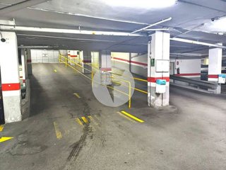 Garaje en venta en La Cogullada en Terrassa