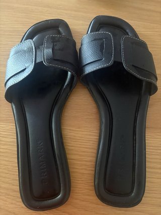 Sandalias planas negras Primark
