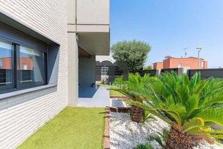 Chalet en alquiler en Montgat