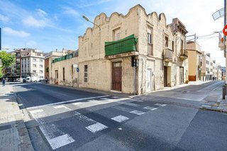 Edificio en venta en El Raval - Safaretjos en Santa Coloma de Gramanet