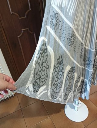 Maxi abito indiano asimmetrico