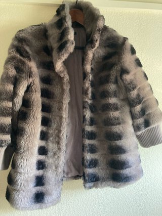 Chaqueta de pelo sintético con estampado