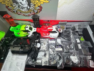 Mugen MBX8 con repuestos