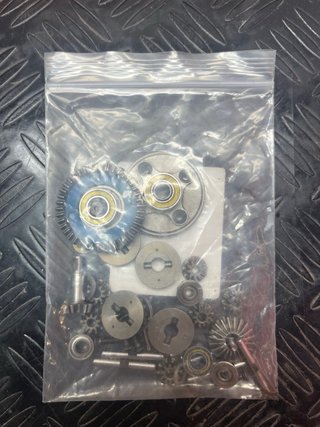 Mugen MBX8 con repuestos