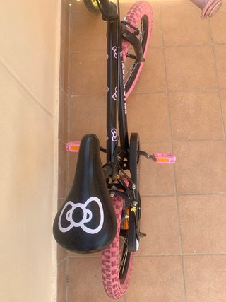 Bicicleta Hello Kitty Negra y Rosa