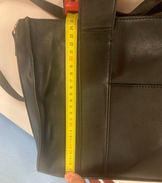 Bolso efecto piel negro
