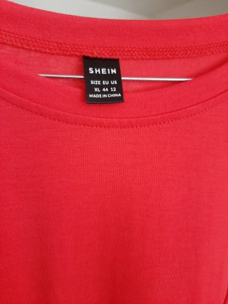 Camiseta SHEIN bicolor