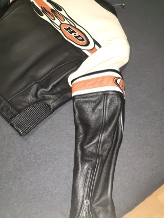 Cazadora / cazadora Harley-Davidson. Cuero chica.