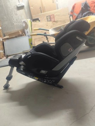 Seggiolino auto Recaro con base girevole 360°
