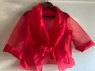 Chal/chaqueta roja de organza
