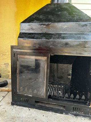 Chimenea de Hierro Negra