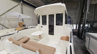 Barco Pegazus 790 Cabinado