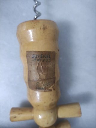 Antico cavatappi in legno Juvenel
