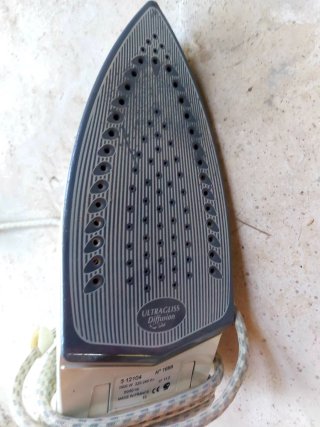 Plancha de ropa Tefal blanca